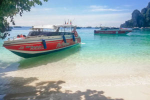 speedboat-koh-phi-phi-boats-on-the-beach