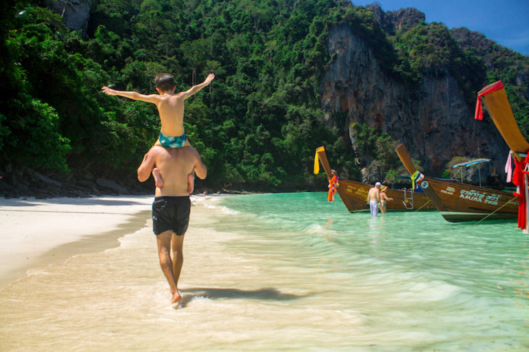 speedboat-koh-phi-phi-boy-and-dad