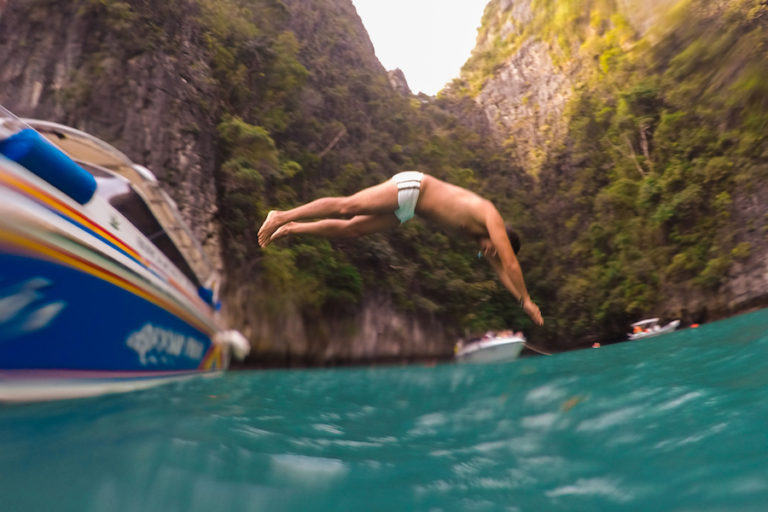 speedboat-koh-phi-phi-customer-woman